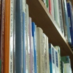 Ajka könyvtár program, könyvkölcsönzés és visszavétel a Városi Könyvtárban