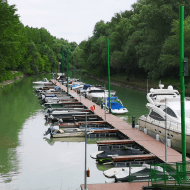 Dunai Gyöngy Yachtkikötő és Bárka Vendéglő
