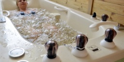 Reumás ízületi gyulladás kezelése fürdőkúrával Gyulán, szállással a Wellness Hotel Gyulában