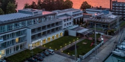 Őszi wellness akció a Balatonnál, 1 éjszakás pihenés félpanzióval a siófoki Yacht Hotelben