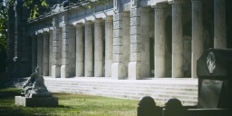 Nemzeti Sírkert látogatás a Fiumei úti temetőben