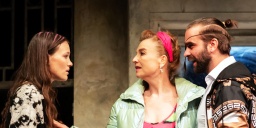Shelagh Delaney: Egy csepp méz című színdarabja a Városmajori Szabadtéri Színpadon