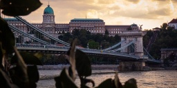 Duna Korzó, séta a budapesti Duna -parton, Budapest legszebb sétálóutcájában
