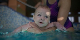 Babaúszás oktatás 2023 Agárd. Baba- és kisgyermek úszás az Agárdi Gyógy- és Termálfürdőben