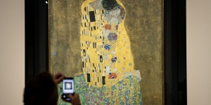 Klimt művészete: a Csók című festmény. Művészeti filmek a filmklub műsorán