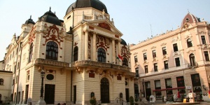 Pécsi Nemzeti Színház előadások 2024. Műsor és online jegyvásárlás