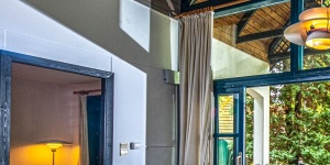 Balatoni vízparti bungalók, wellness pihenés a Club Tihanyban faház szálláslehetőséggel