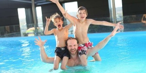 Aktív családi nyaralás a noszvaji Oxigén Family Hotelben gazdag wellness- és élményprogramkínálattal