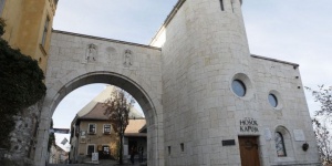Emlékhelyek Napja Veszprém 2024. Tárlatvezetés a Hősök kapujában