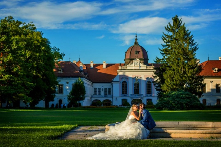 Kastély esküvő Budapest mellett, álomesküvő helyszín Pest megyében a Gödöllői Királyi kastélyban