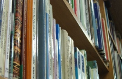 Ajka könyvtár program, könyvkölcsönzés és visszavétel a Városi Könyvtárban