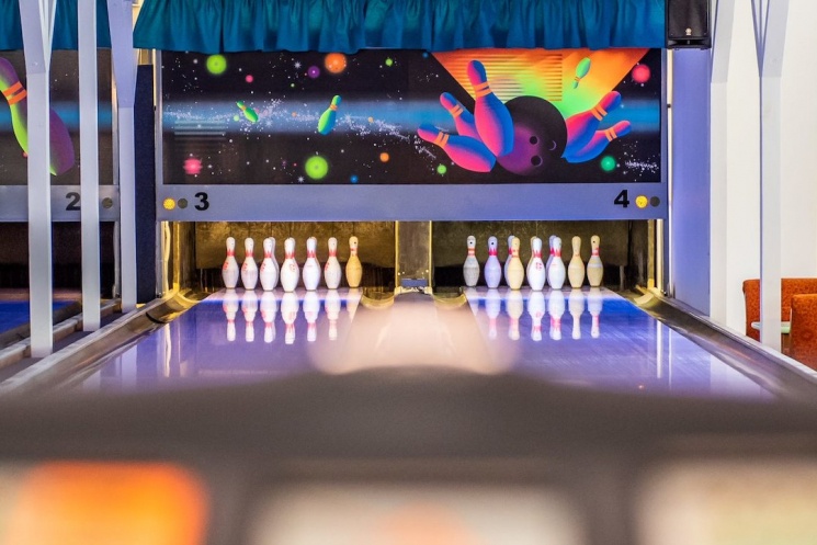 Bowling hotel 4 pályás bowling pályával, biliárddal, darts-val és egyéb szórakoztató elemekkel!