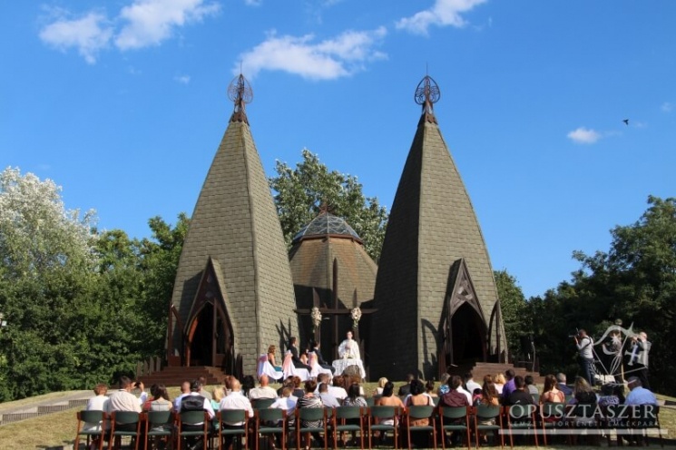 Ópusztaszeri esküvő helyszín a Nemzeti Történeti Emlékparkban