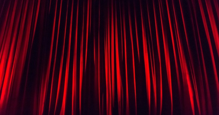 Vígszínház előadások 2024. Műsor és online jegyvásárlás