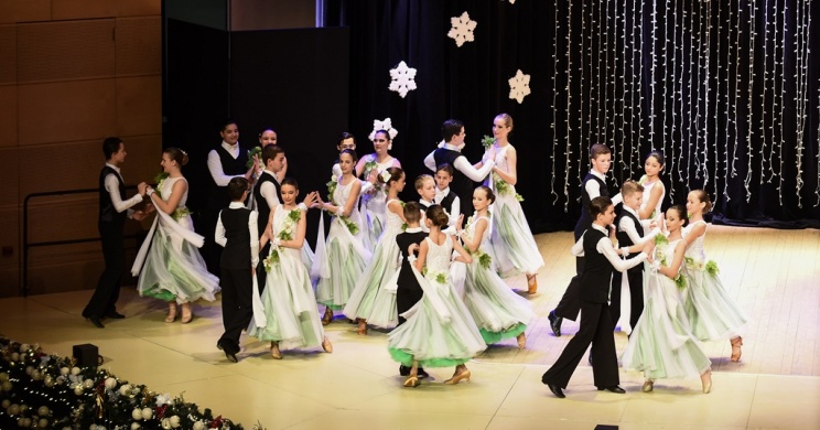 Karácsonyi táncos műsor Debrecenben. Valceremónia, online jegyvásárlás