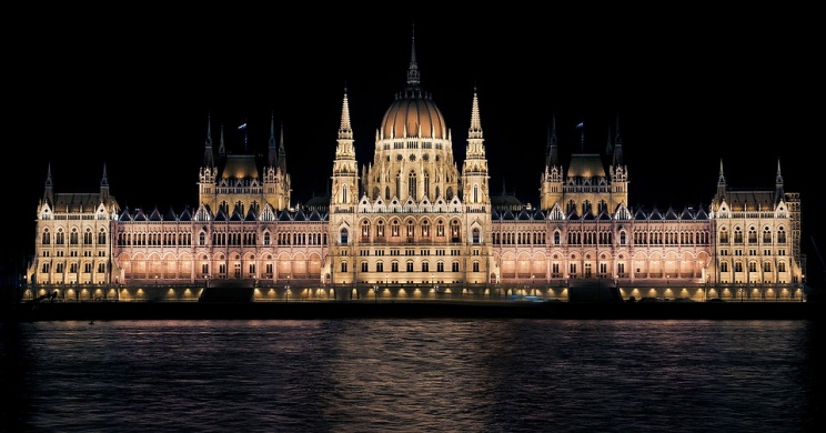 Budapesti randevú a Dunán, sétahajózás itallal vagy vacsorával - JEGYVÁSÁRLÁS