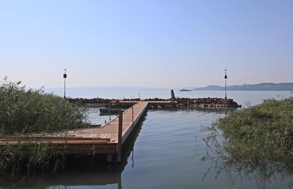 Csónakkikötő és panoráma stég – Készül a pihenőpark