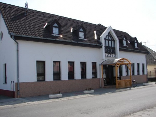 Faluház Dunaszentbenedek