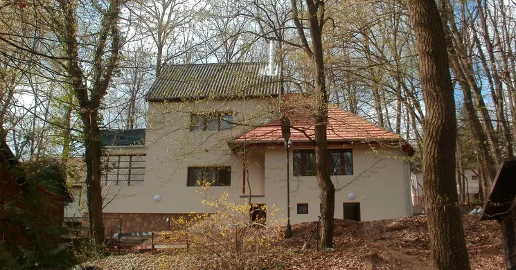 Kismagos Erdei Oktatóközpont és Szállás Kismaros