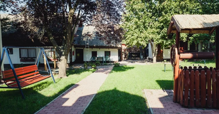 Godó Panzió Szajol