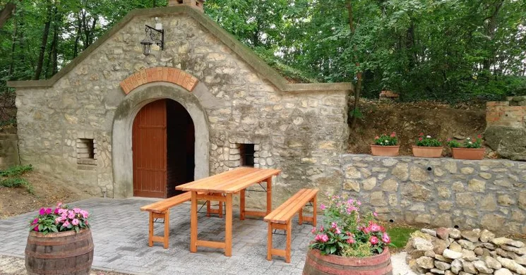 Hangulat Pince Páty