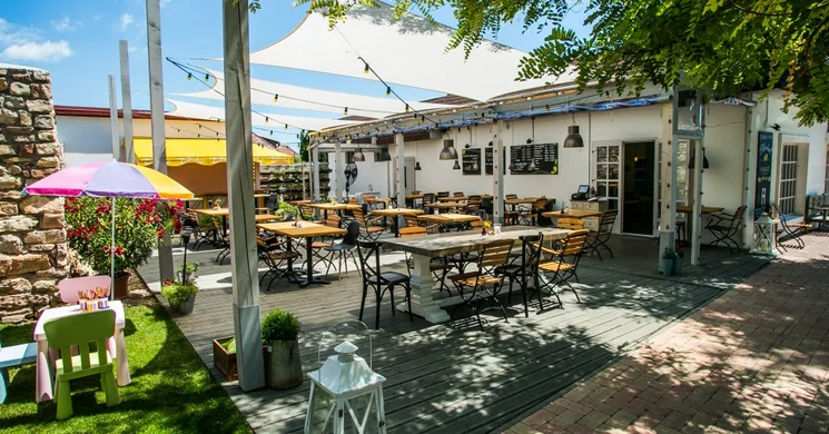 Sáfránkert Vendéglő Paloznak