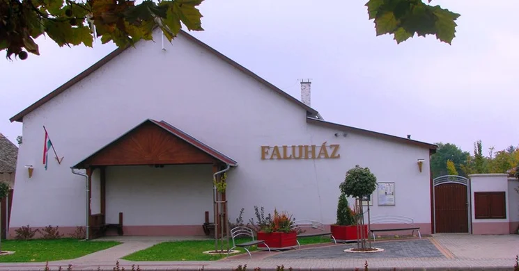 Faluház Maroslele