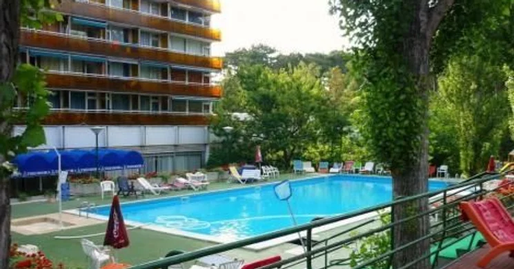 Neptun Hotel és Apartmanház Balatonföldvár