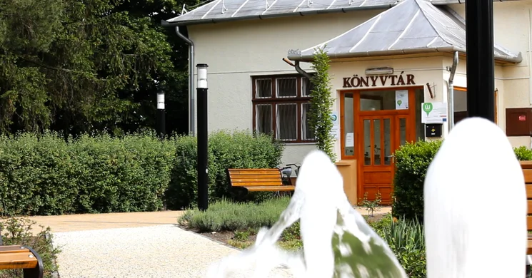Vécsey Kúria - Ligetalja Könyvtár Nyíracsád
