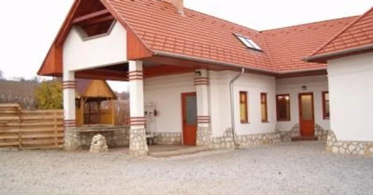 Magyar-hegyi Borok Háza Szikszó