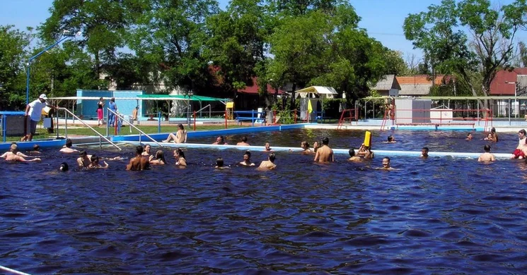 Tiszaföldvári Gyógyfürdő, Termálfürdő, Panzió és Üdülő