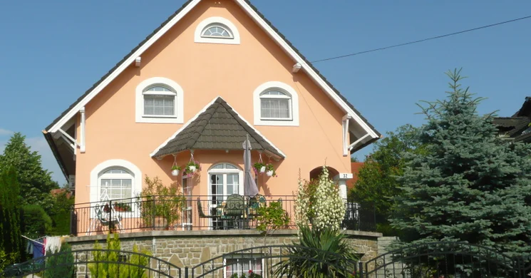 Barackvirág Panzió