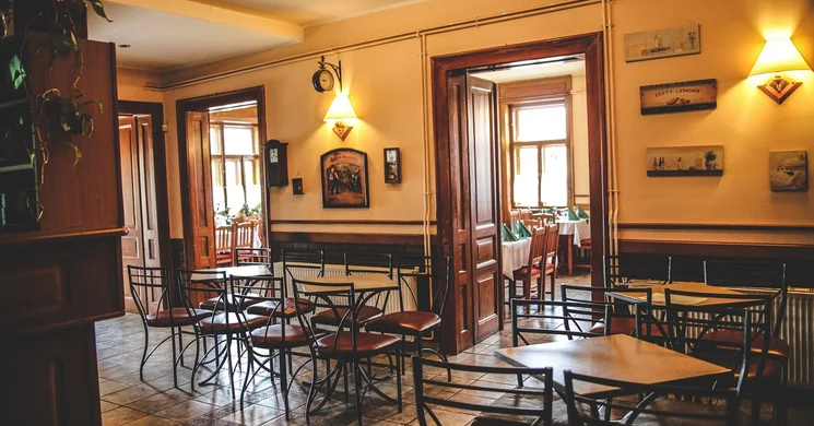 Borostyánkert Vendéglő Panzió Tekéző Sitke