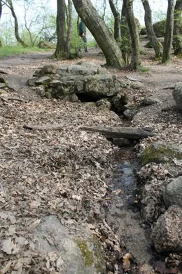 Angelika-forrás, hangulatos kirándulás a Velencei-hegységben eredő forráshoz