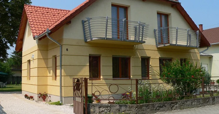 Frank Apartmanház Balatonboglár