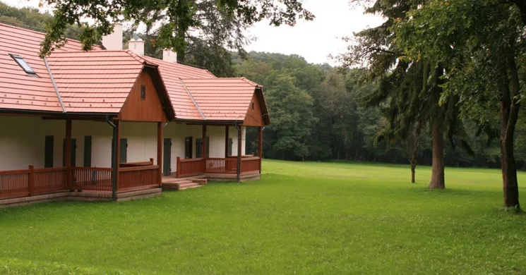 Kútbereki Turistaház, Matracszállás és Nomád Táborhely Hont