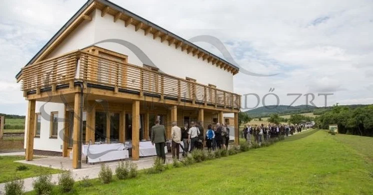 Márianosztrai Fogadóépület és Szálláshely