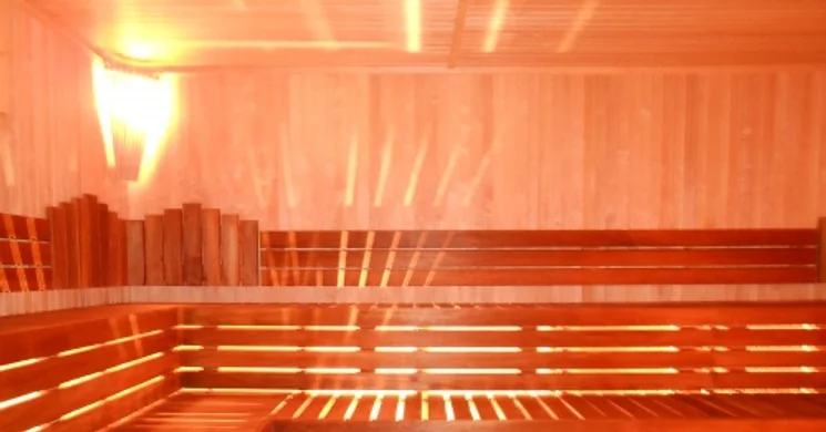 Komáromi szaunaszeánszok 2025. Szaunamester szeánszok heti három alkalommal a Brigetio Gyógyfürdőben