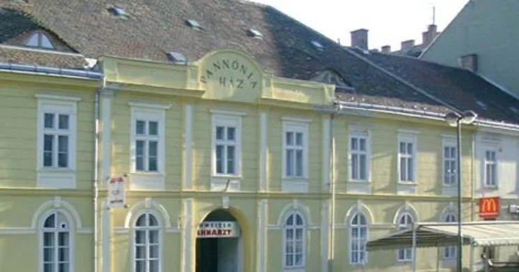 Pannónia Café Restaurant Pizzéria - Kávézó Szombathely