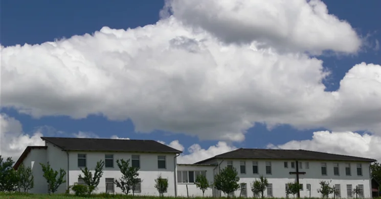 Apor Vilmos Lelkigyakorlatos- és Üdülőház Győrújbarát