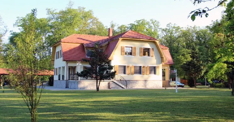 Káld-Hidegkúti Ökoturisztikai Központ