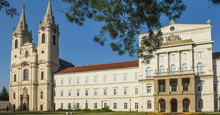 Zirci Ciszterci Apátság Látogatóközpont