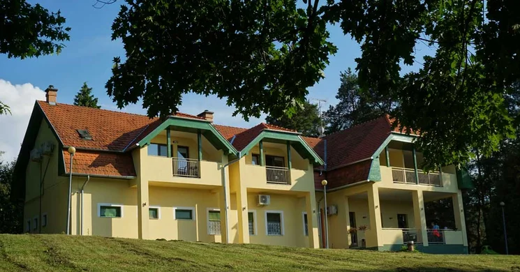 Apát Panzió & Hajdina Étterem Apátistvánfalva