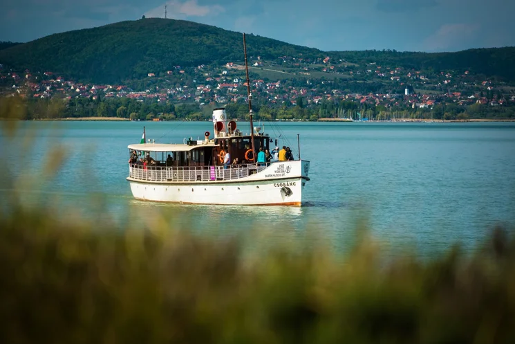 Programok a Balatonon 2025. Hajókirándulások, programhajók, hajó járatokkal elérhető események