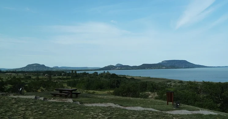 Badacsonyi tanúhegyek és társaik a Balaton-felvidéken
