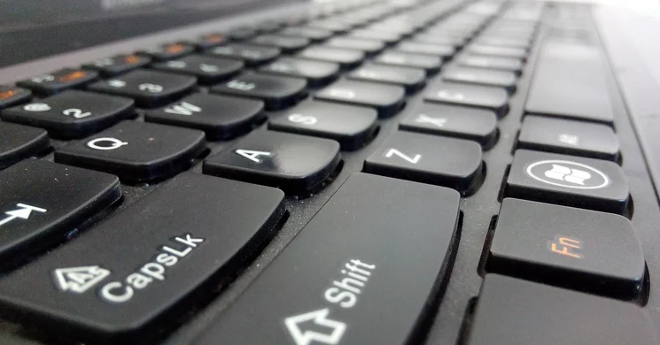 Október 22. Caps Lock világnap