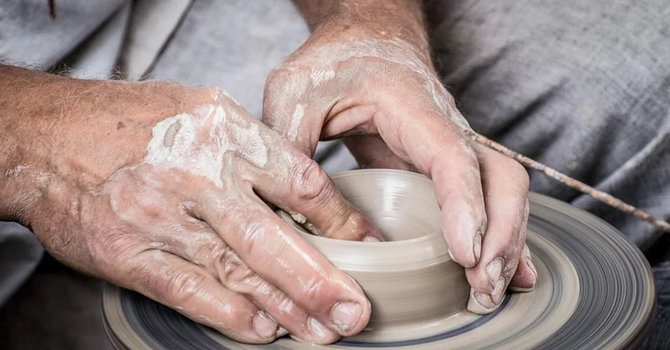 Október 7. A Tisztes munka világnapja