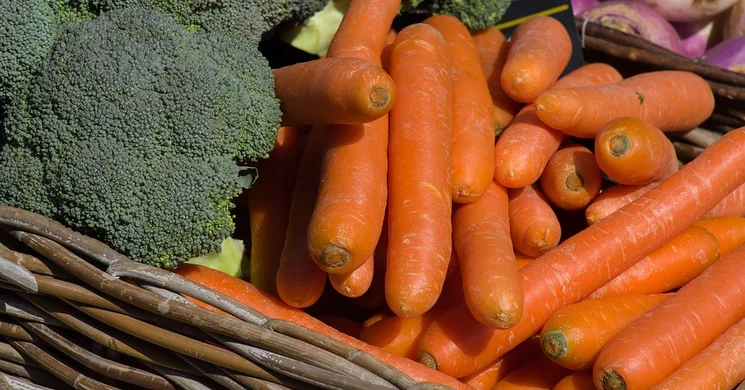 Százhalombattai Piac és Bevásárlóközpont 2025