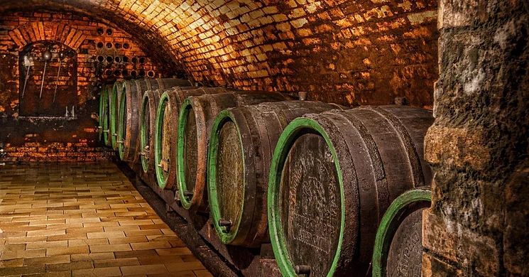 Hosszúlépések Éjszakája. Éjszakai bortúra Balatonedericsen