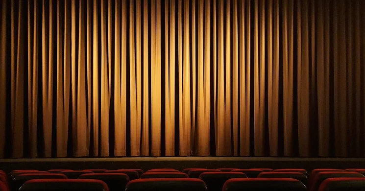 Bolha a fülbe előadások 2025 / 2026. Online jegyvásárlás